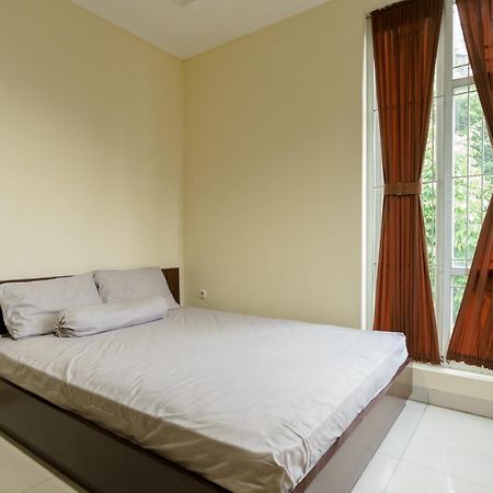 Dago Suites Syariah Cikarang Mitra Reddoorz Bekasi Esterno foto