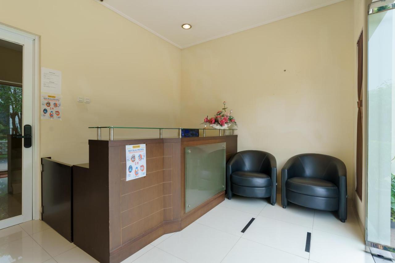 Dago Suites Syariah Cikarang Mitra Reddoorz Bekasi Esterno foto