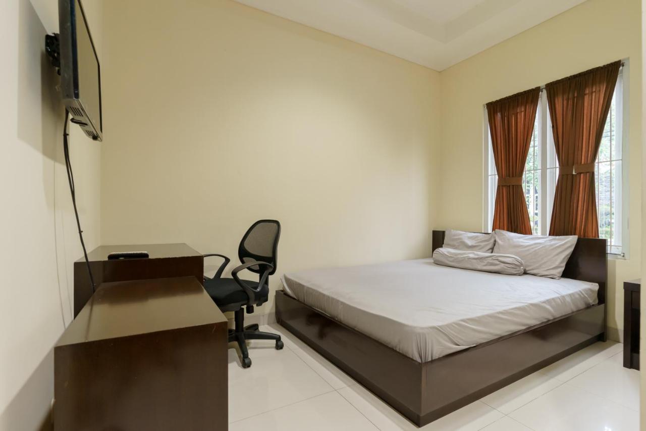 Dago Suites Syariah Cikarang Mitra Reddoorz Bekasi Esterno foto