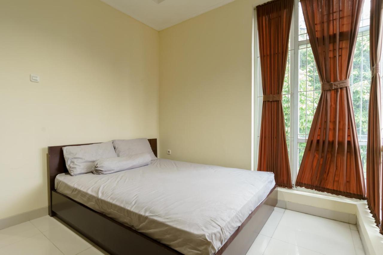Dago Suites Syariah Cikarang Mitra Reddoorz Bekasi Esterno foto