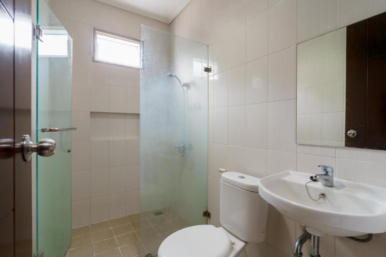 Dago Suites Syariah Cikarang Mitra Reddoorz Bekasi Esterno foto