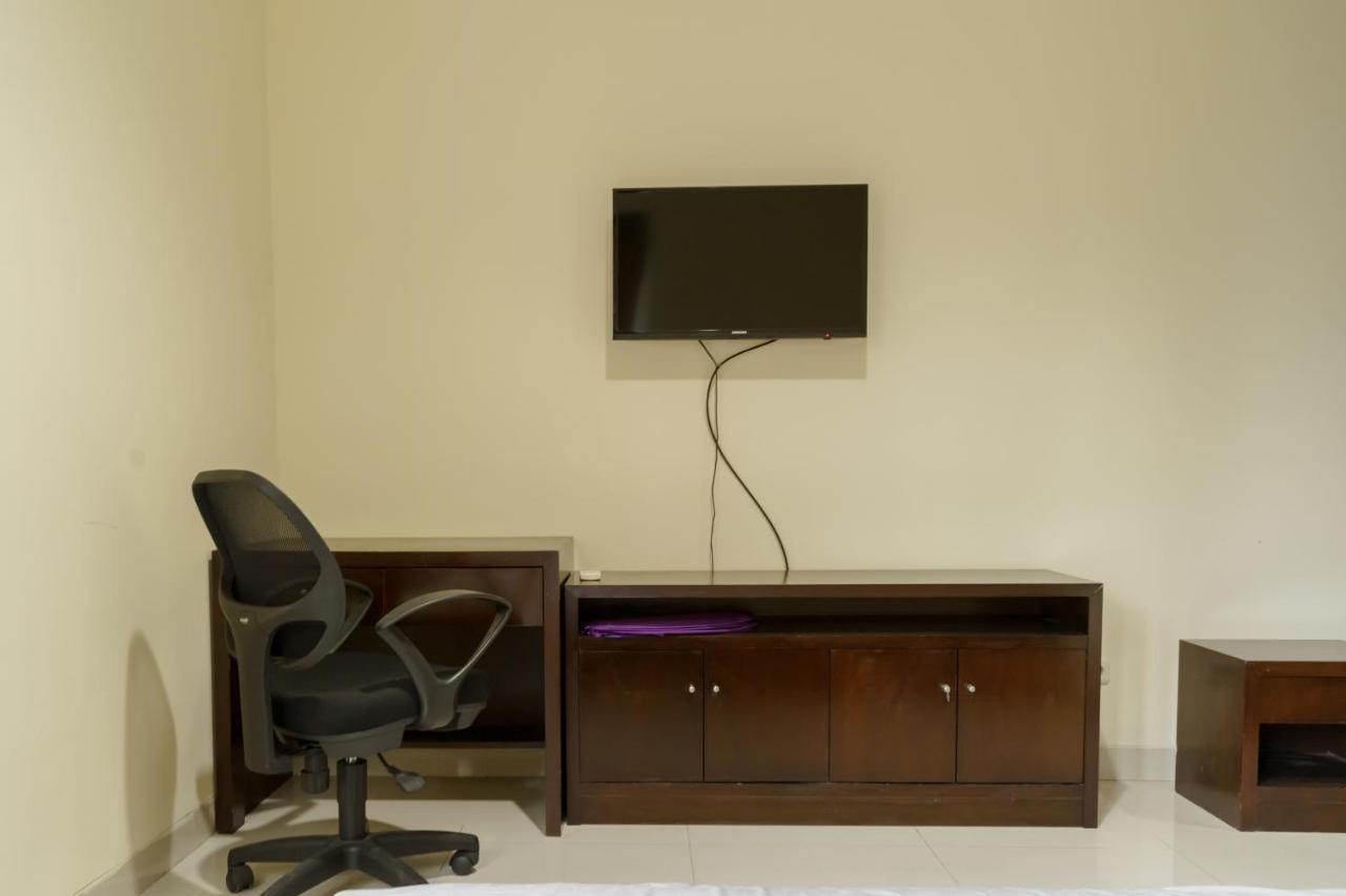 Dago Suites Syariah Cikarang Mitra Reddoorz Bekasi Esterno foto