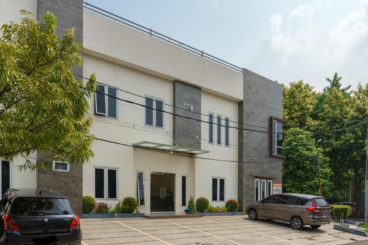 Dago Suites Syariah Cikarang Mitra Reddoorz Bekasi Esterno foto
