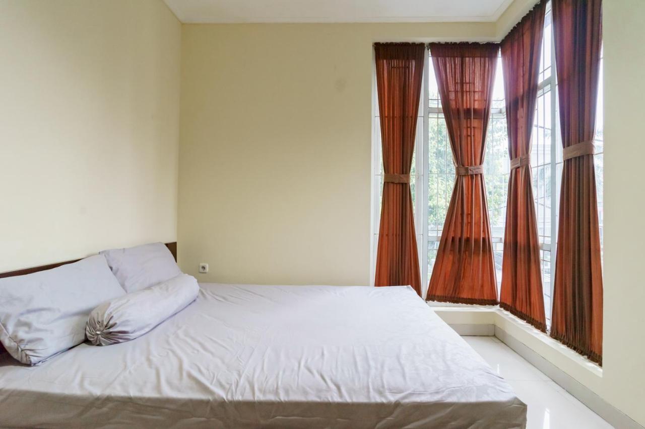 Dago Suites Syariah Cikarang Mitra Reddoorz Bekasi Esterno foto